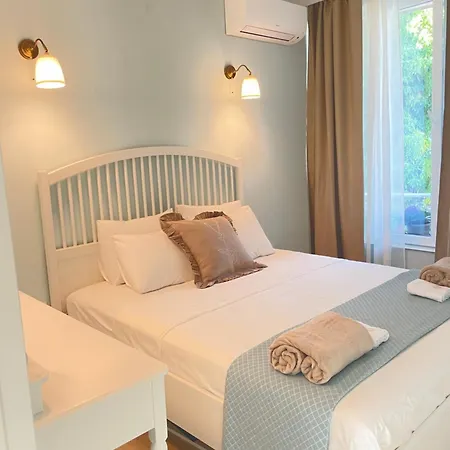 Nearby The Sea- Elegant Retreat In