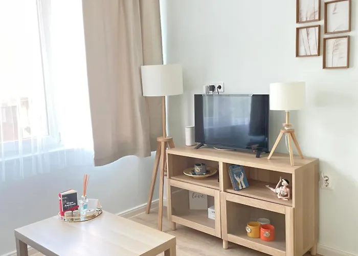 Apartment Nearby The Sea- Elegant Retreat In