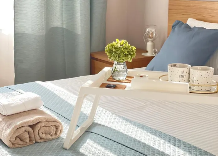 Nearby The Sea- Elegant Retreat In Apartment