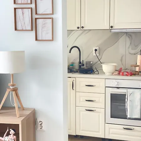 Nearby The Sea- Elegant Retreat In Appartement