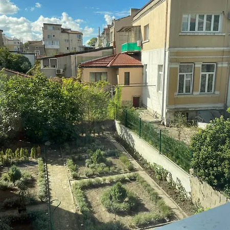 Nearby The Sea- Elegant Retreat In