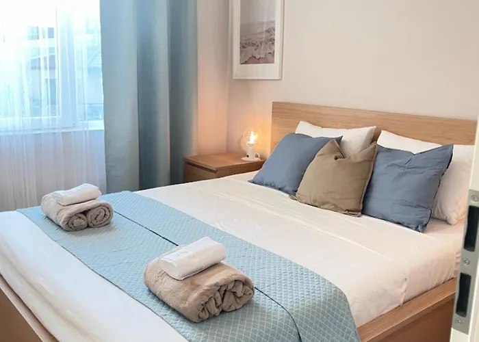 Nearby The Sea- Elegant Retreat In Apartmán *