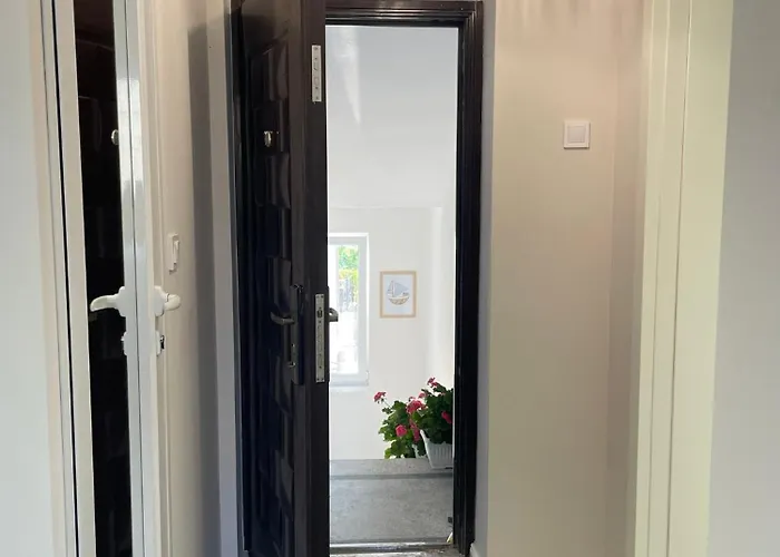 Nearby The Sea- Elegant Retreat In Apartmán Varna